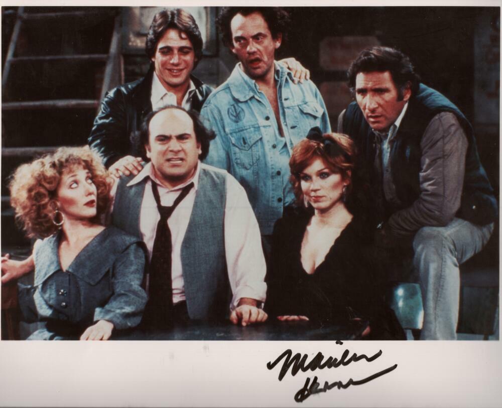 MARILU HENNER ACTRESS TAXI  SIGNED AUTOGRAPHED 8X10 PHOTO W/ COA