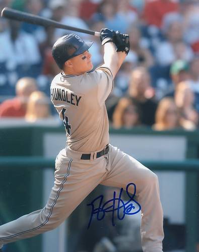 NICK HUNDLEY    SAN DIEGO PADRES  SIGNED 8X10 PHOTO