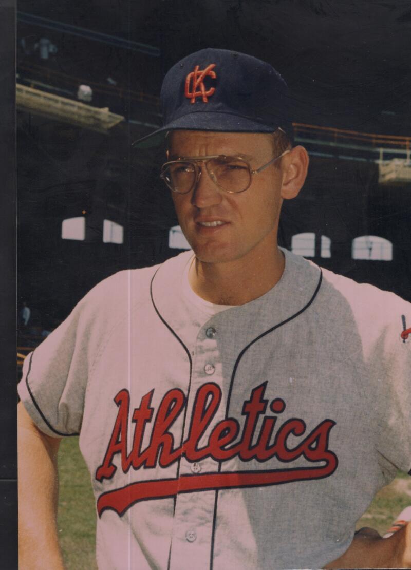 NORM SIEBERN KC A'S ORIGINAL BRACE UNSIGNED 5X7 PHOTO