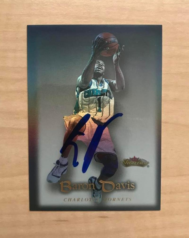 BARON DAVIS CHARLOTTE HORNETS AUTOGRAPHED 00-01 FLEER SHOWCASE CARD #65 W/COA