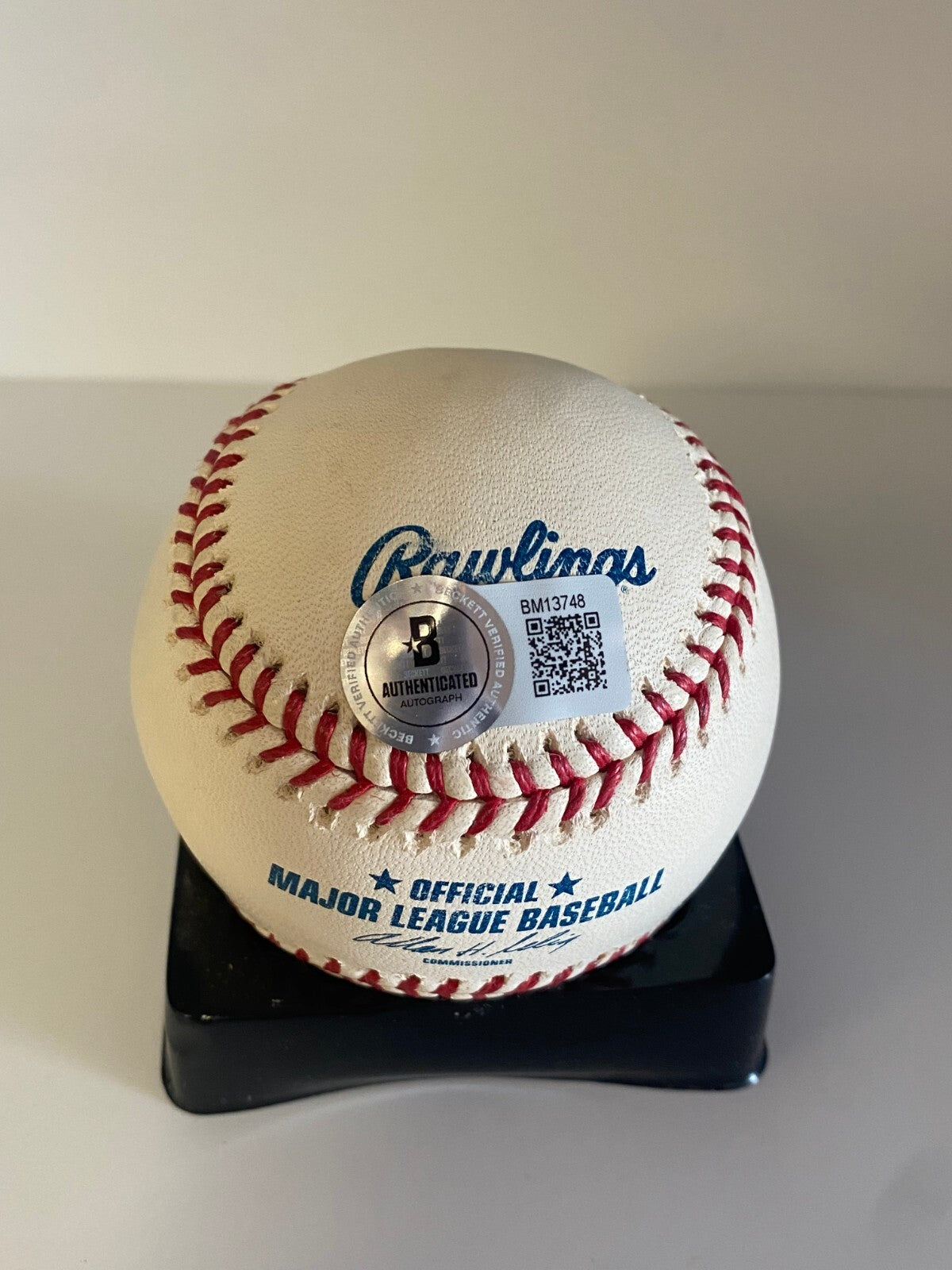 HAL MCCOY SPORTSWRITER SPINK AWARD SIGNED AUTOGRAPHED M.L. BASEBALL BECKETT AUTH