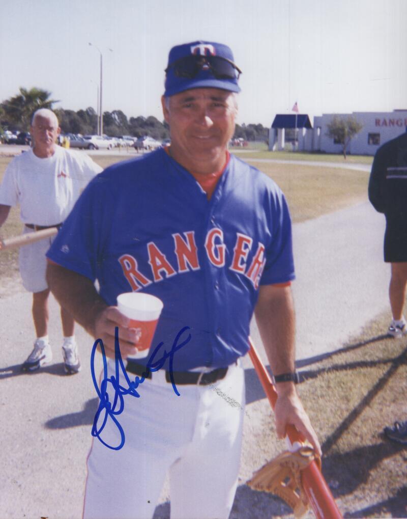 BUCKY DENT RANGERS SIGNED AUTOGRAPHED 8X10 PHOTO W/ COA