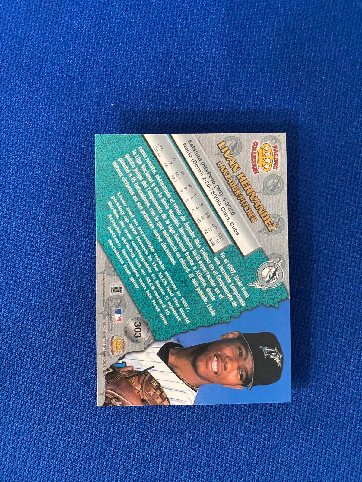 1998 PACIFIC LIVAN HERNANDEZ FL MARLINS AUTOGRAPHED SIGNED CARD #303 W/COA