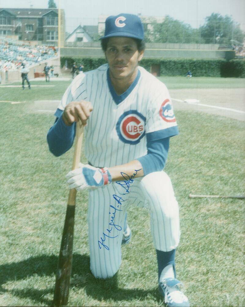 MIGUEL DILONE  CHICAGO CUBS SIGNED AUTOGRAPHED 8X10 PHOTO W/ COA