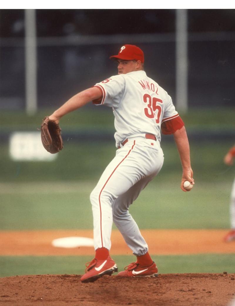 BOBBY MUNOZ PHILADELPHIA PHILLIES UNSIGNED 8X10 PHOTO