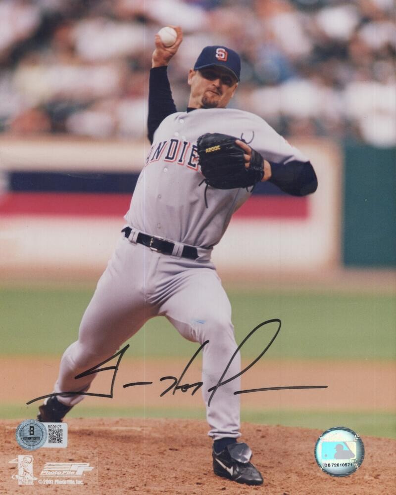 TREVOR HOFFMAN PADRES SIGNED AUTOGRAPHED 8X10 PHOTO BECKETT BQ26127