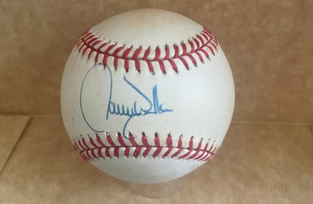 LARRY WALKER EXPOS/ROCKIES SIGNED VINTAGE N.L. BASEBALL JSA AB82657