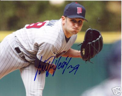 JUAN  RINCON  MINNESOTA  TWINS  SIGNED 8X10