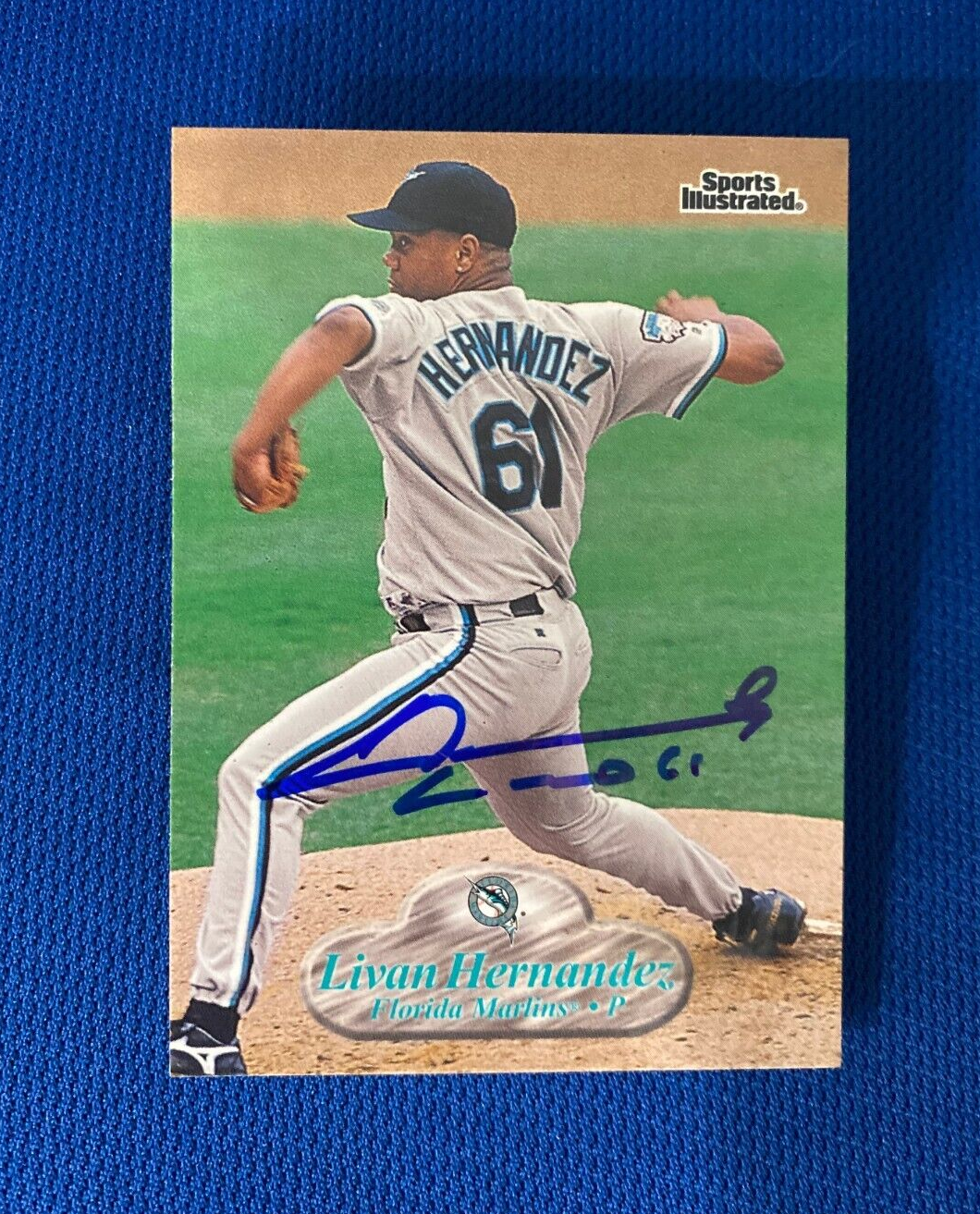 1998 FLEER SI LIVAN HERNANDEZ FL MARLINS AUTOGRAPHED SIGNED CARD #59 W/COA *