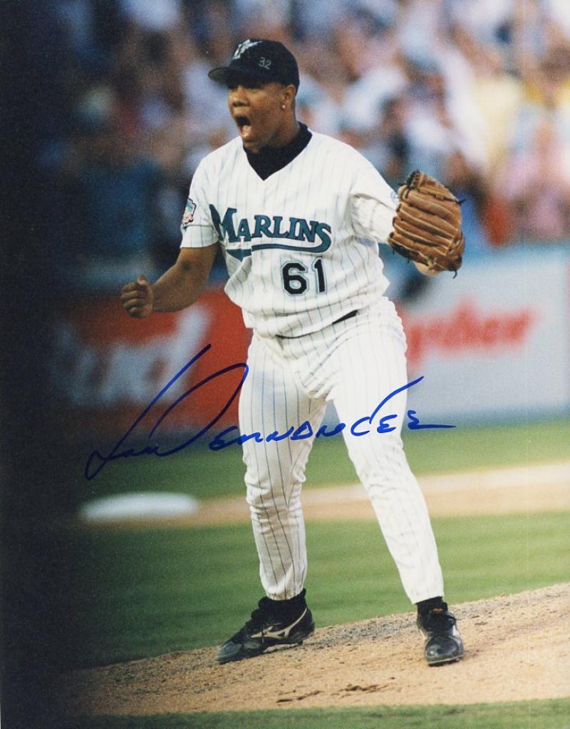  LIVAN HERNANDEZ FLORIDA MARLINS SIGNED AUTOGRAPHED 8X10 PHOTO W/COA