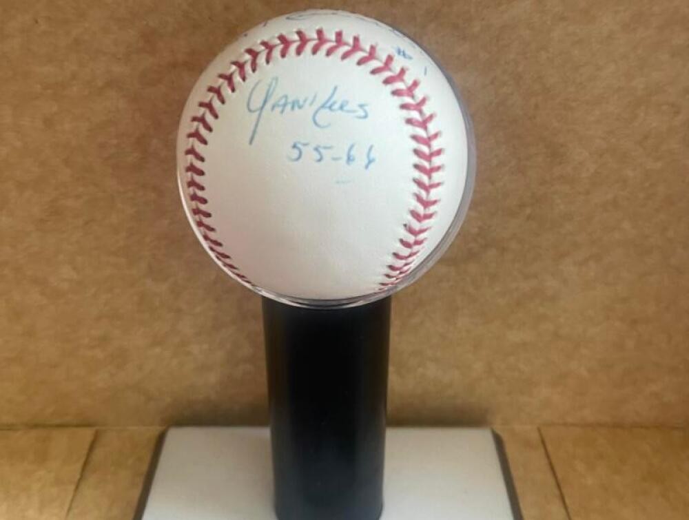 BOBBY RICHARDSON YANKEES C55-66 SIGNED AUTOGRAPHED M.L. BASEBALL BECKETT AUTH