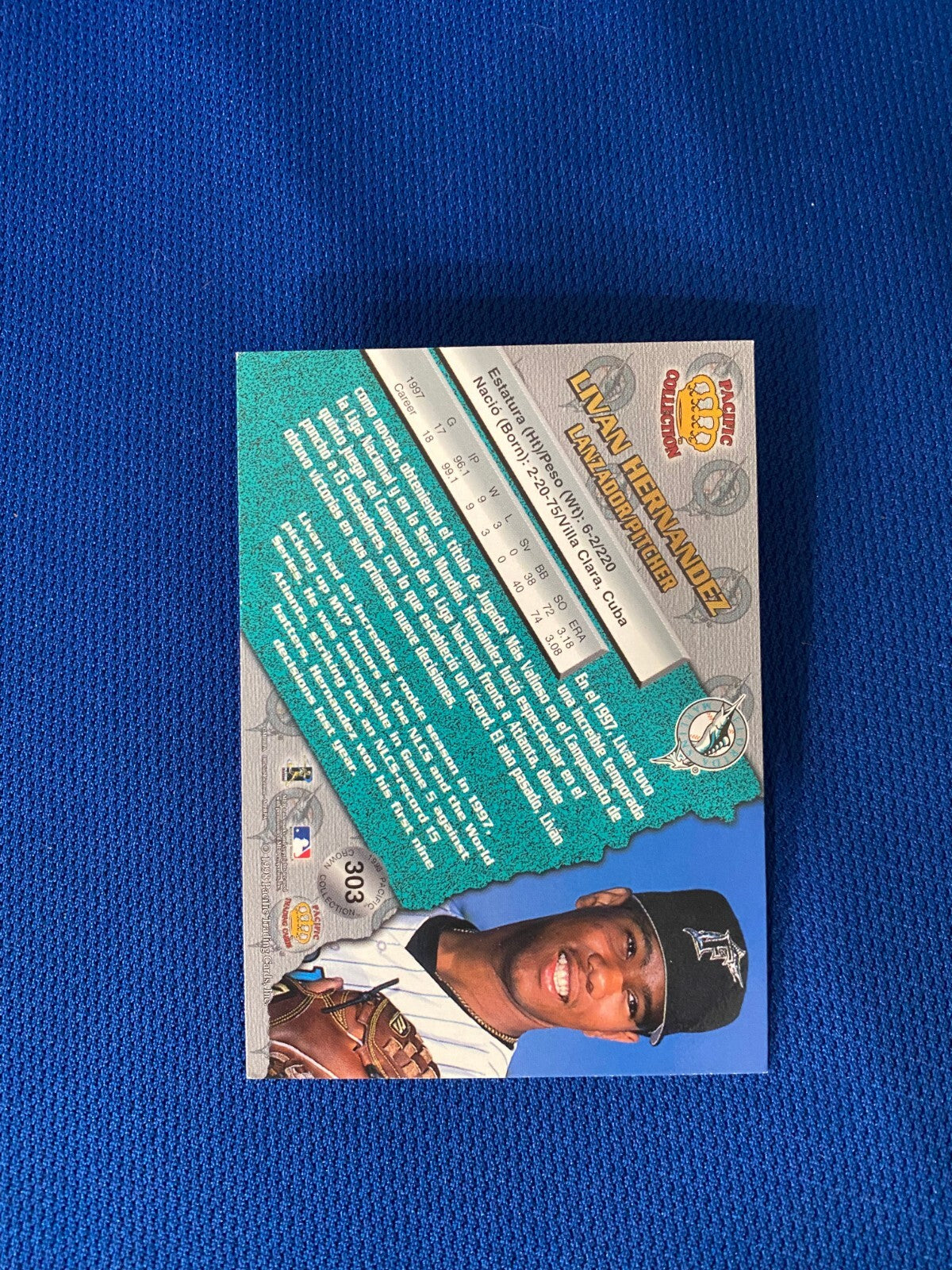 1998 PACIFIC LIVAN HERNANDEZ FL MARLINS AUTOGRAPHED SIGNED CARD #303 W/COA *