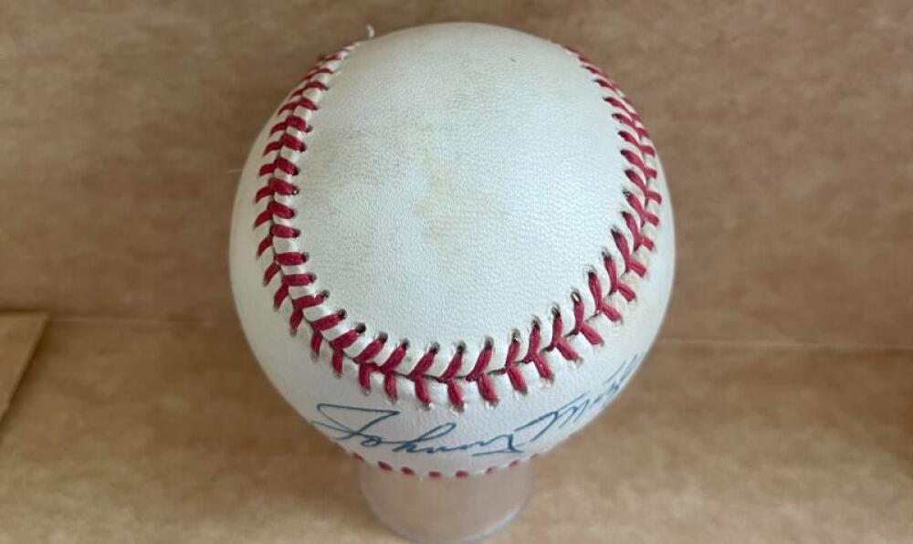 JOHNNY MIZE GIANTS/YANKEES SIGNED VINTAGE A.L. BASEBALL BECKETT AUTH