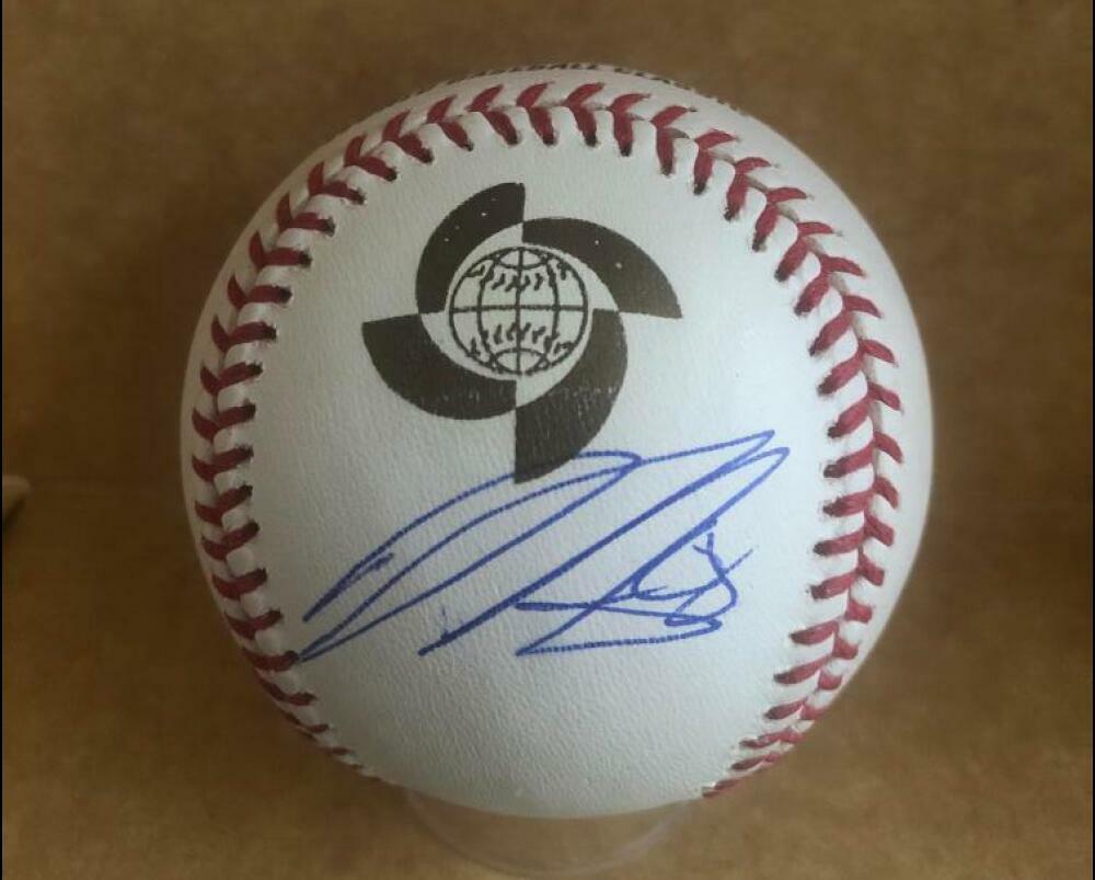 DELLIN BETANCES NEW YORK YANKEES SIGNED AUTO 2017 WBC BASEBALL BECKETT