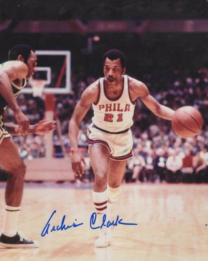ARCHIE CLARK PHILADELPHIA 76ERS SIGNED AUTOGRAPHED 8X10 PHOTO W/ COA