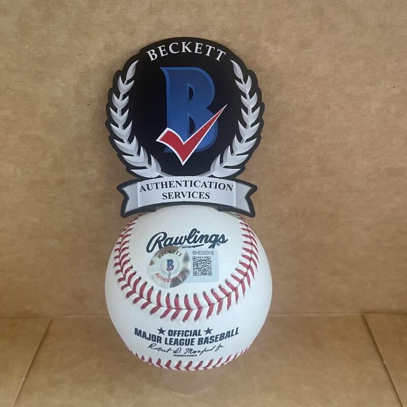 DOOLEY WOMACK 1969 PILOTS SIGNED AUTO M.L. BASEBALL BECKETT AUTHENTICATED