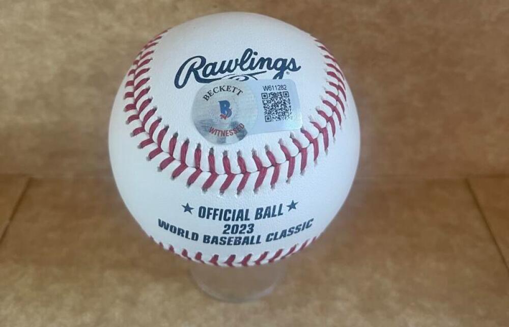 RANDY AROZARENA RAYS  SIGNED AUTOGRAPHED 2023 WBC RARE BASEBALL BECKETT