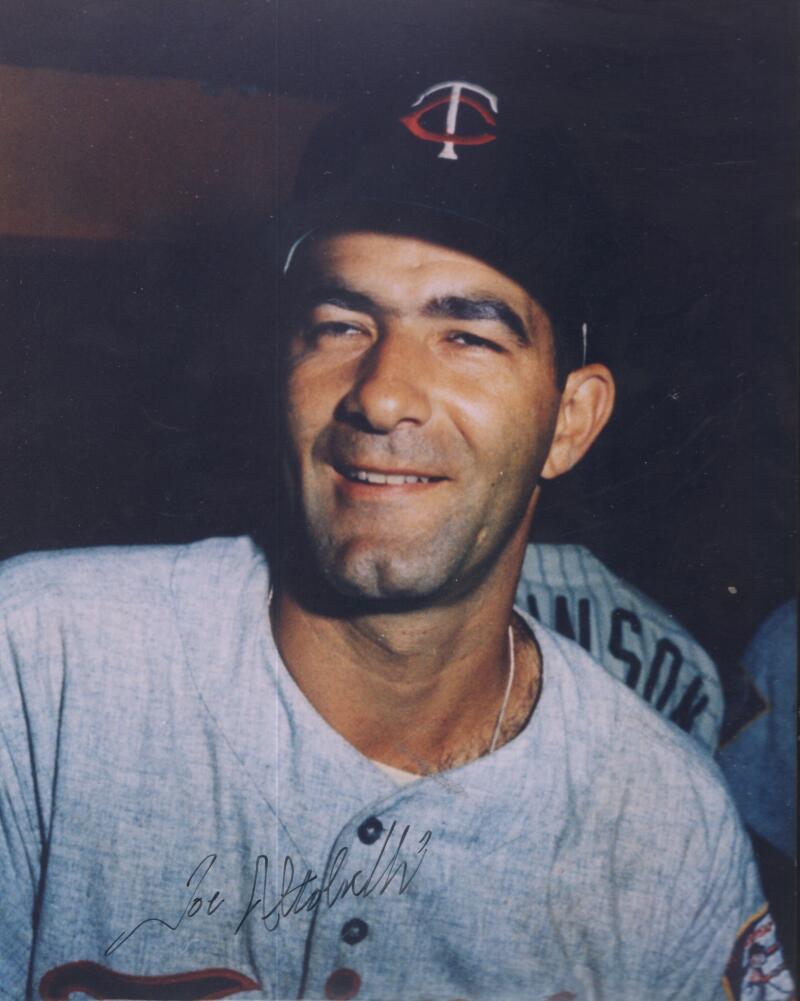 JOE ALTOBELLI MINNESOTA TWINS SIGNED AUTOGRAPHED 8X10 PHOTO W/ COA