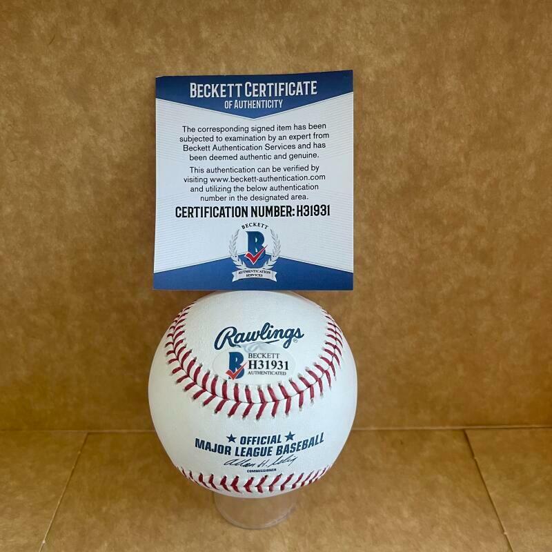 JOSE BERRIOS TORONTO BLUE JAYS SIGNED AUTOGRAPHED M.L. BASEBALL BAS H31931