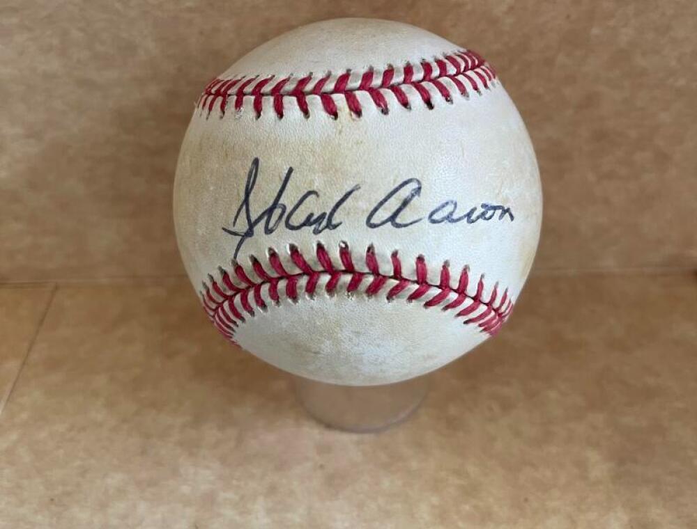 HANK AARON MILWAUKEE BRAVES SIGNED VINTAGE N.L. BASEBALL BECKETT AUTHENTICATED
