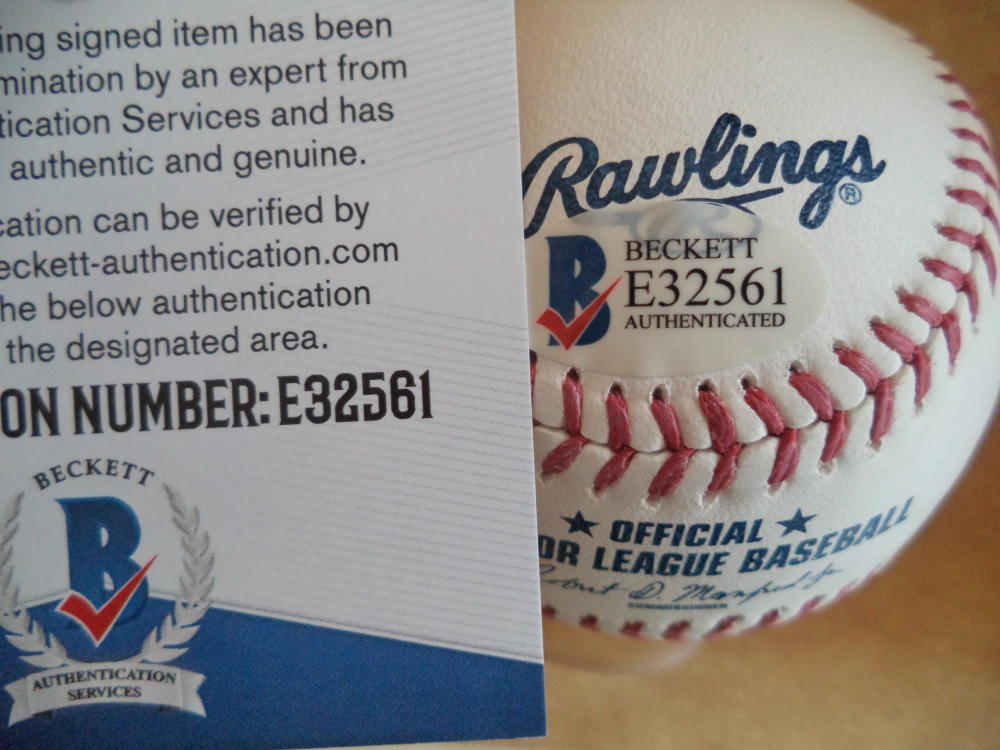 MIGUEL SANO MINNESOTA TWINS SIGNED AUTOGRAPHED M.L. BASEBALL BECKETT E32561