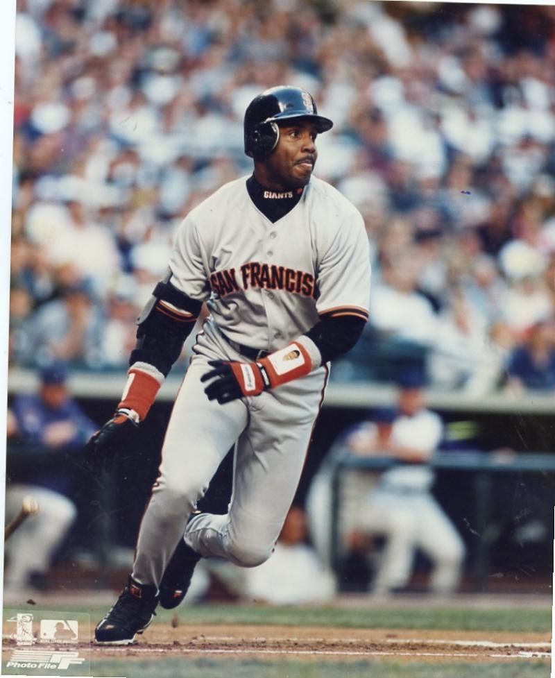BARRY BONDS   SAN  FRANCISCO  GIANTS   UNSIGNED 8X10