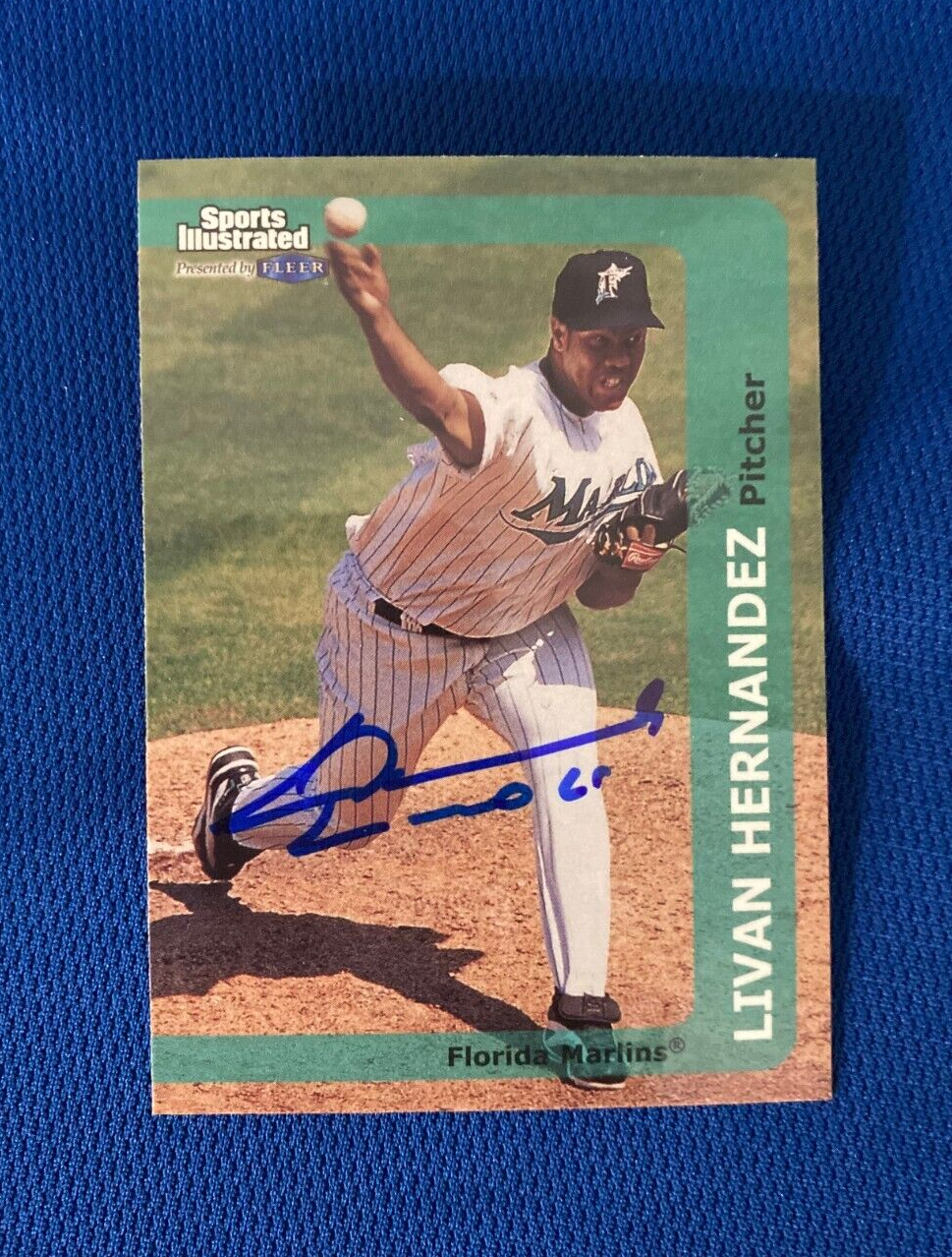 1999 FLEER SI LIVAN HERNANDEZ FL MARLINS AUTOGRAPHED SIGNED CARD #125 W/COA