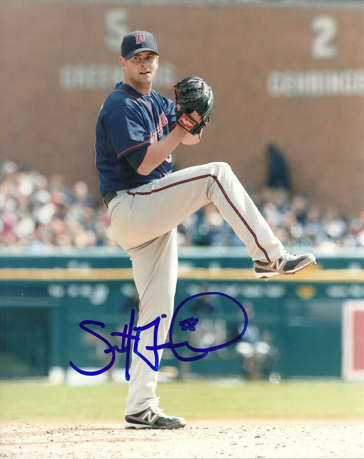 SCOTT DIAMOND MINNESOTA TWINS SIGNED AUTOGRAPHED 8x10 PHOTO W/COA PITCHING