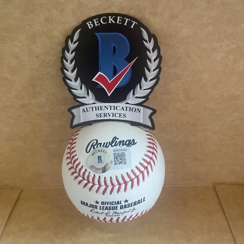 DOOLEY WOMACK 1969 PILOTS SIGNED AUTO M.L. BASEBALL BECKETT AUTHENTICATED