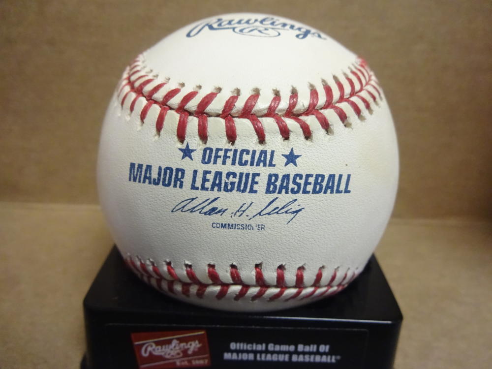 BRIAN HUNTER TIGERS/ASTROS/PHILLIES/REDS SIGNED M.L. BASEBALL W/COA