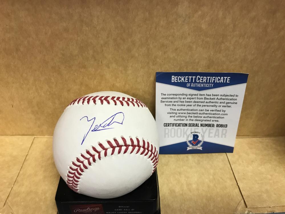 YADIER ALVAREZ LOS ANGELES DODGERS ROOKIE YEAR SIGNED  M.L. BASEBALL BECKETT AUT