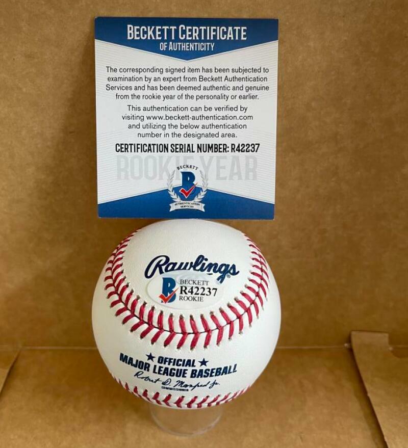 MAURICIO LLOVERA PHILADELPHIA PHILLIES ROOKIE YEAR SIGNED M.L. BASEBALL BECKETT 