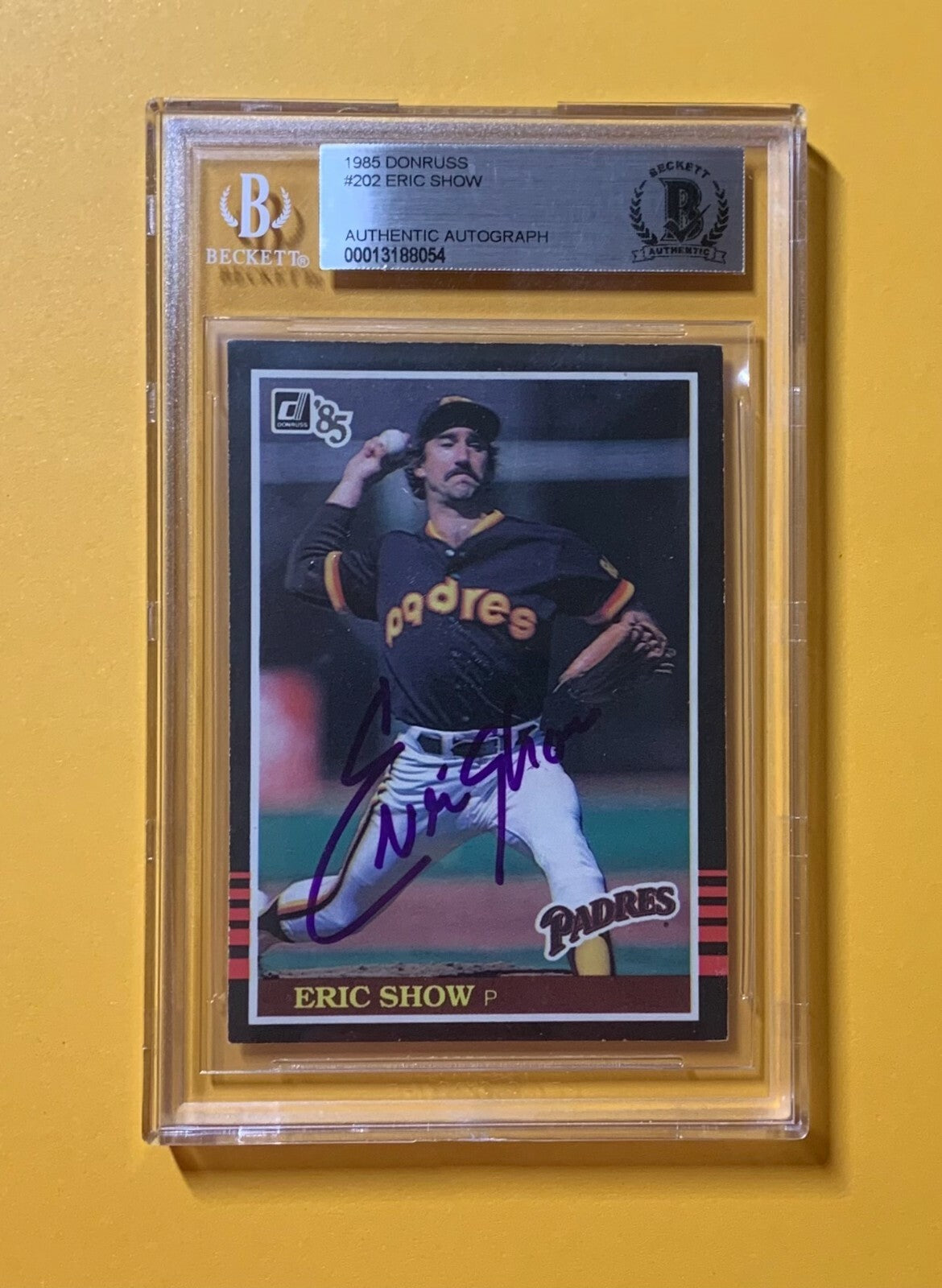 1985 DONRUSS ERIC SHOW #202 AUTHENTIC AUTOGRAPH BECKETT CERTIFIED PADRES