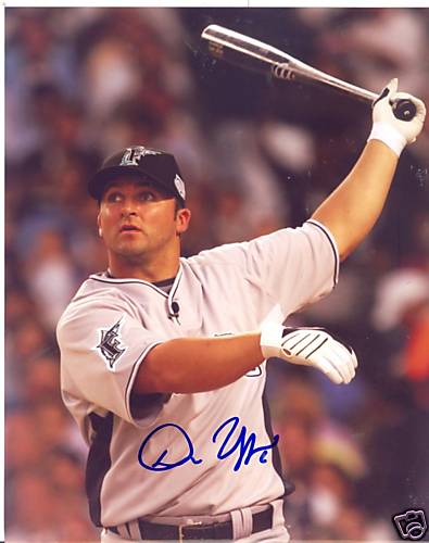 DAN  UGGLA  FLORIDA MARLINS   SIGNED 8X10