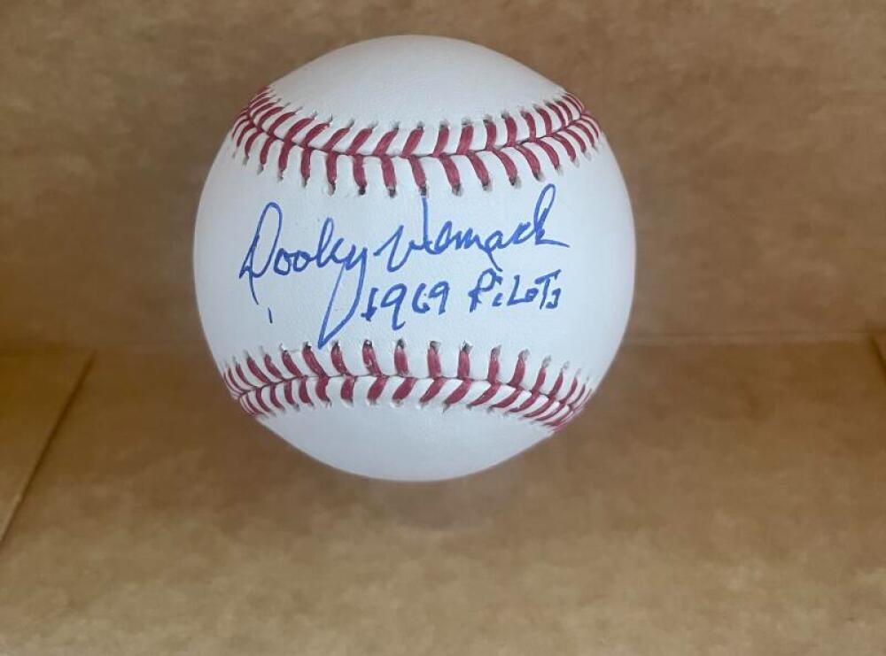 DOOLEY WOMACK 1969 PILOTS SIGNED AUTO M.L. BASEBALL BECKETT AUTHENTICATED