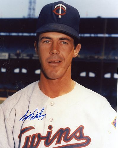 BILL  DAILEY    MINNESOTA  TWINS   SIGNED 8X10 PHOTO