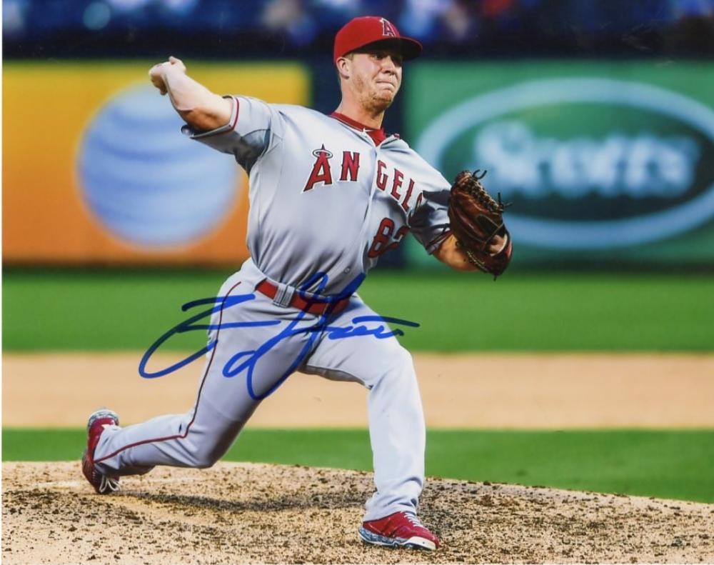 TREVOR GOTT LOS ANGELES ANGELS SIGNED AUTOGRAPHED ACTION 8X10 PHOTO W/COA