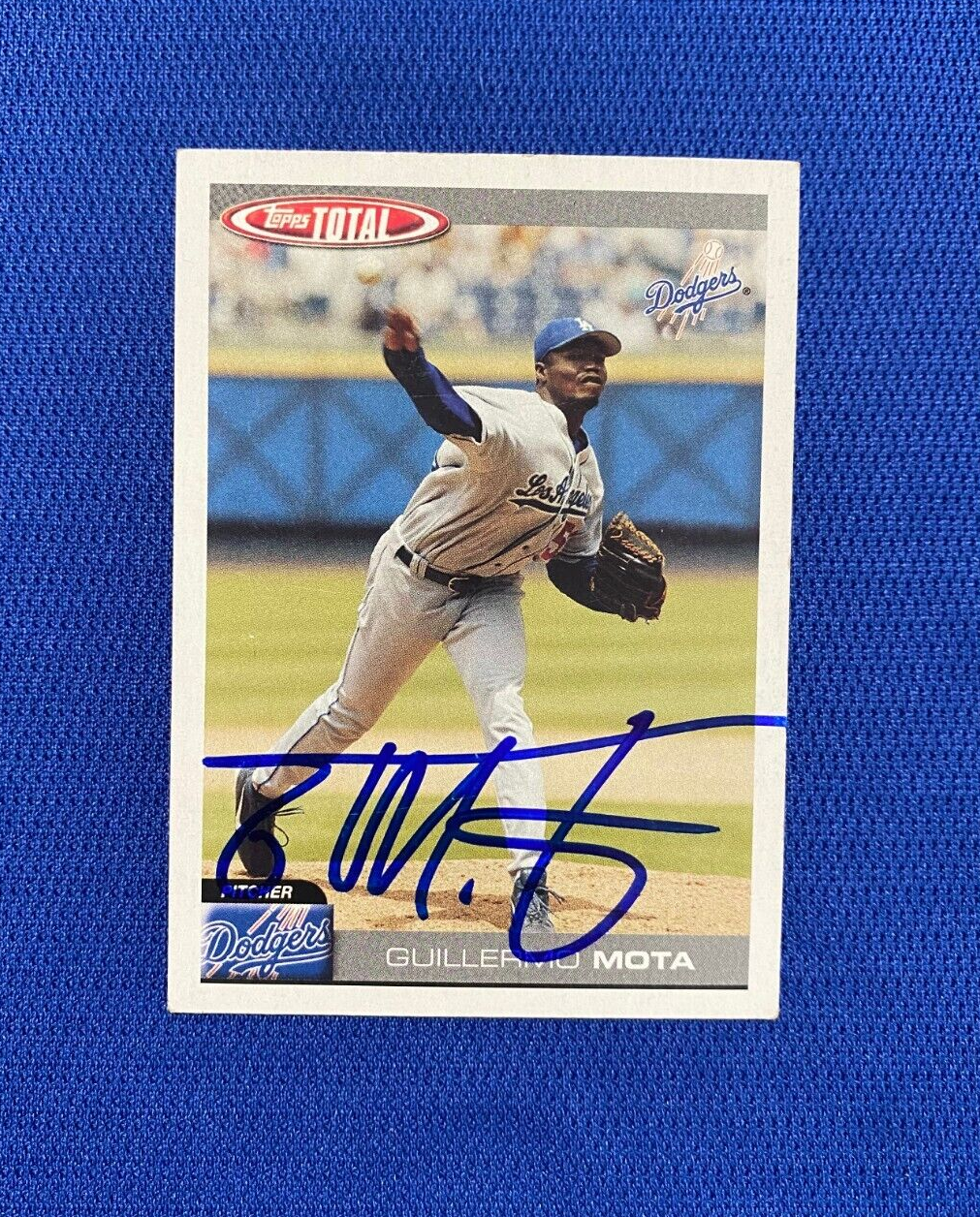 2004 TOPPS TOTAL GUILLERMO MOTA LOS ANGELES DODGERS SIGNED AUTO #14 W/COA