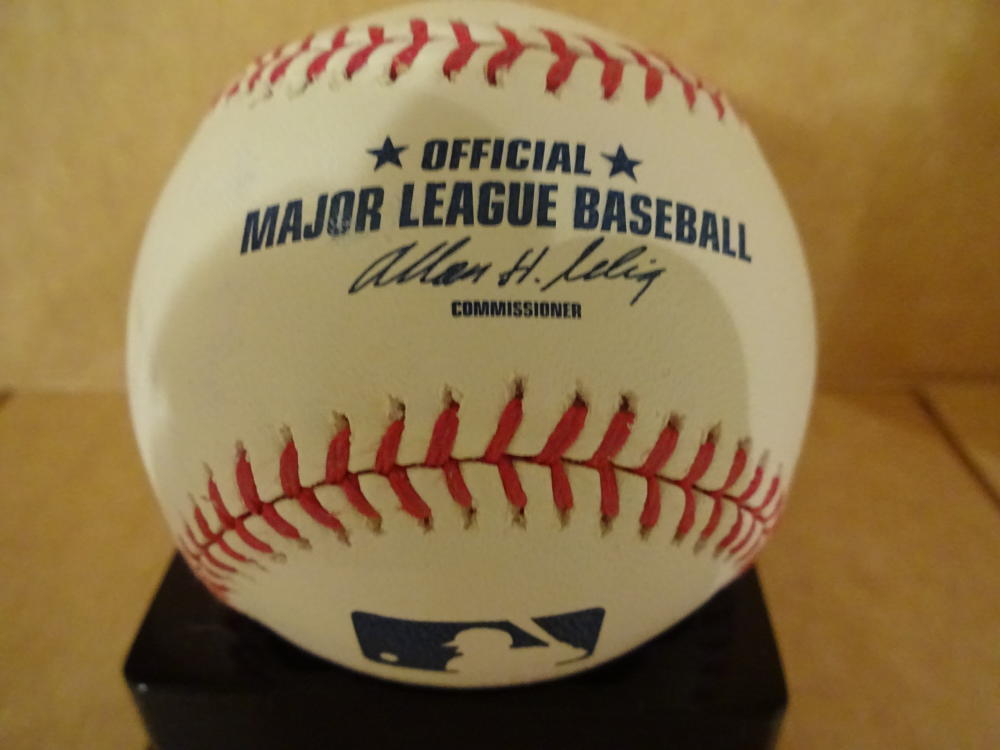 LOU MONTANEZ BALTIMORE ORIOLES/CUBS    SIGNED AUTOGRAPHED  BASEBALL W/COA