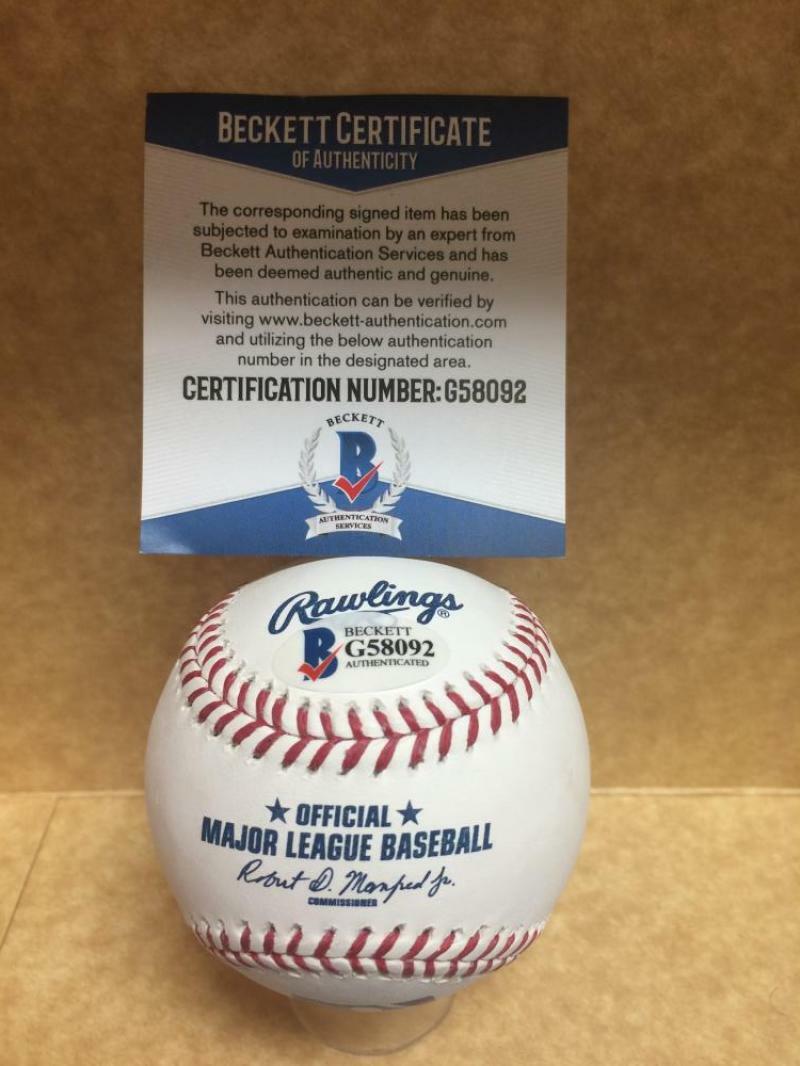 DAVE WALLACE PITCHING COACH GREAT SIGNED AUTOGRAPHED M.L. BASEBALL BECKETT G5809