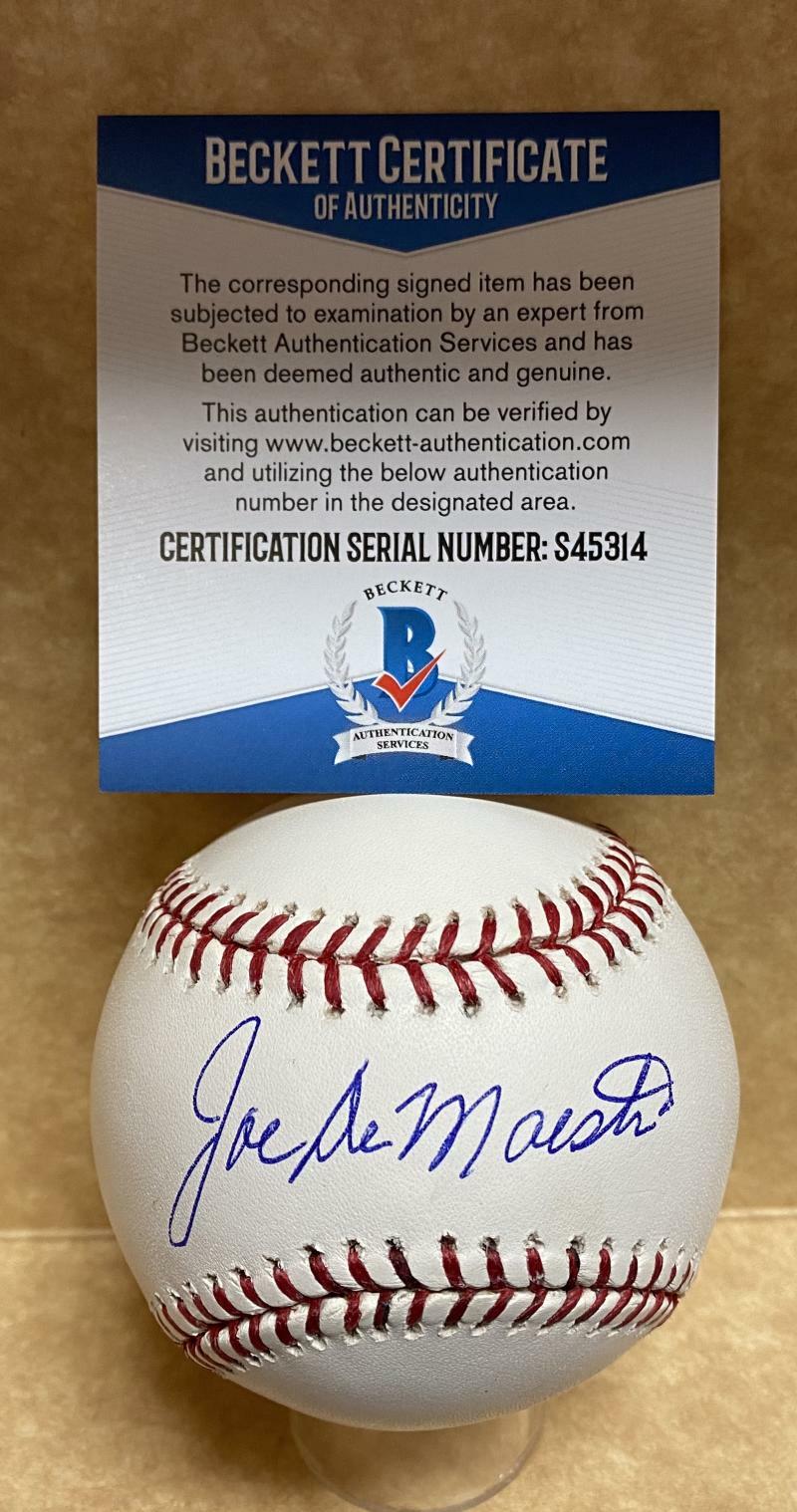 JOE DEMAESTRI NEW YORK YANKEES SIGNED AUTOGRAPHED M.L. BASEBALL BECKETT S45314