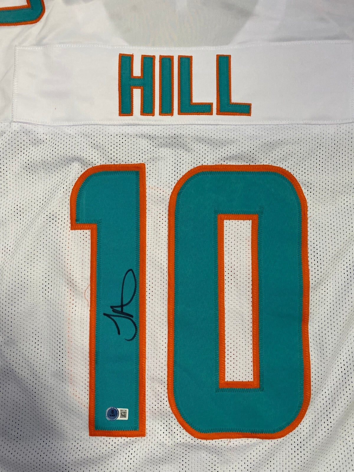 TYREEK HILL DOLPHINS SIGNED AUTO WHITE CUSTOM FOOTBALL JERSEY SZ XL BECKETT