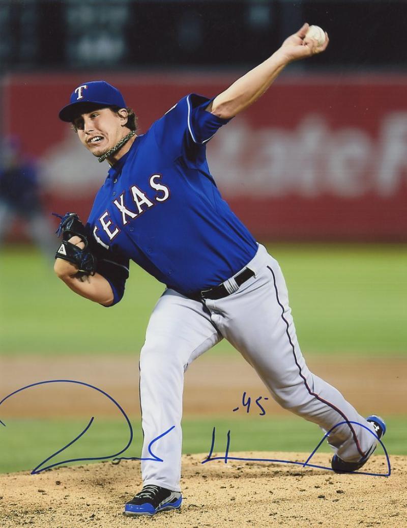 DEREK HOLLAND #45 TEXAS RANGERS SIGNED 8X10 PHOTO W/COA
