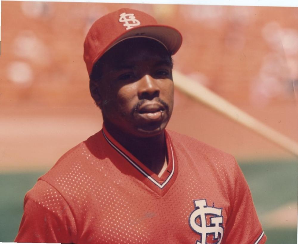 VINCE COLEMAN ST. LOUIS CARDINALS POSED  UNSIGNED 8X10