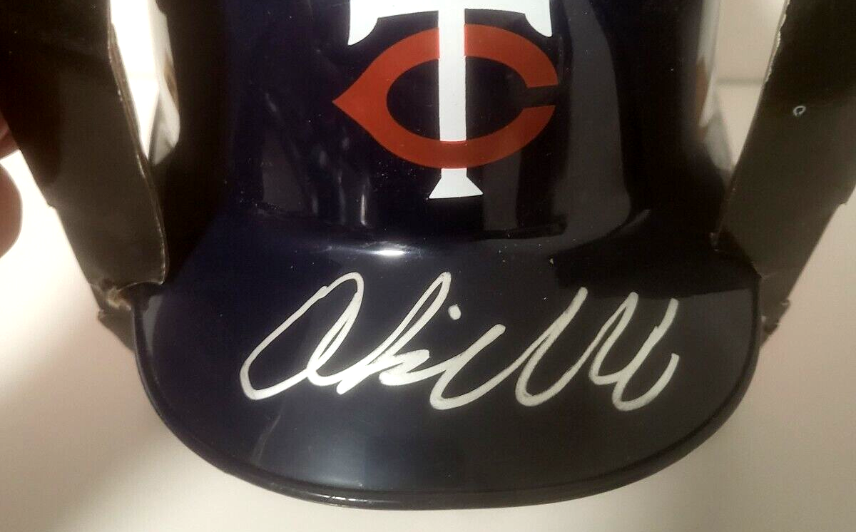 AKIL BADDOO MINNESOTA TWINS SIGNED AUTOGRAPHED RAWLINGS MINI HELMET W/COA