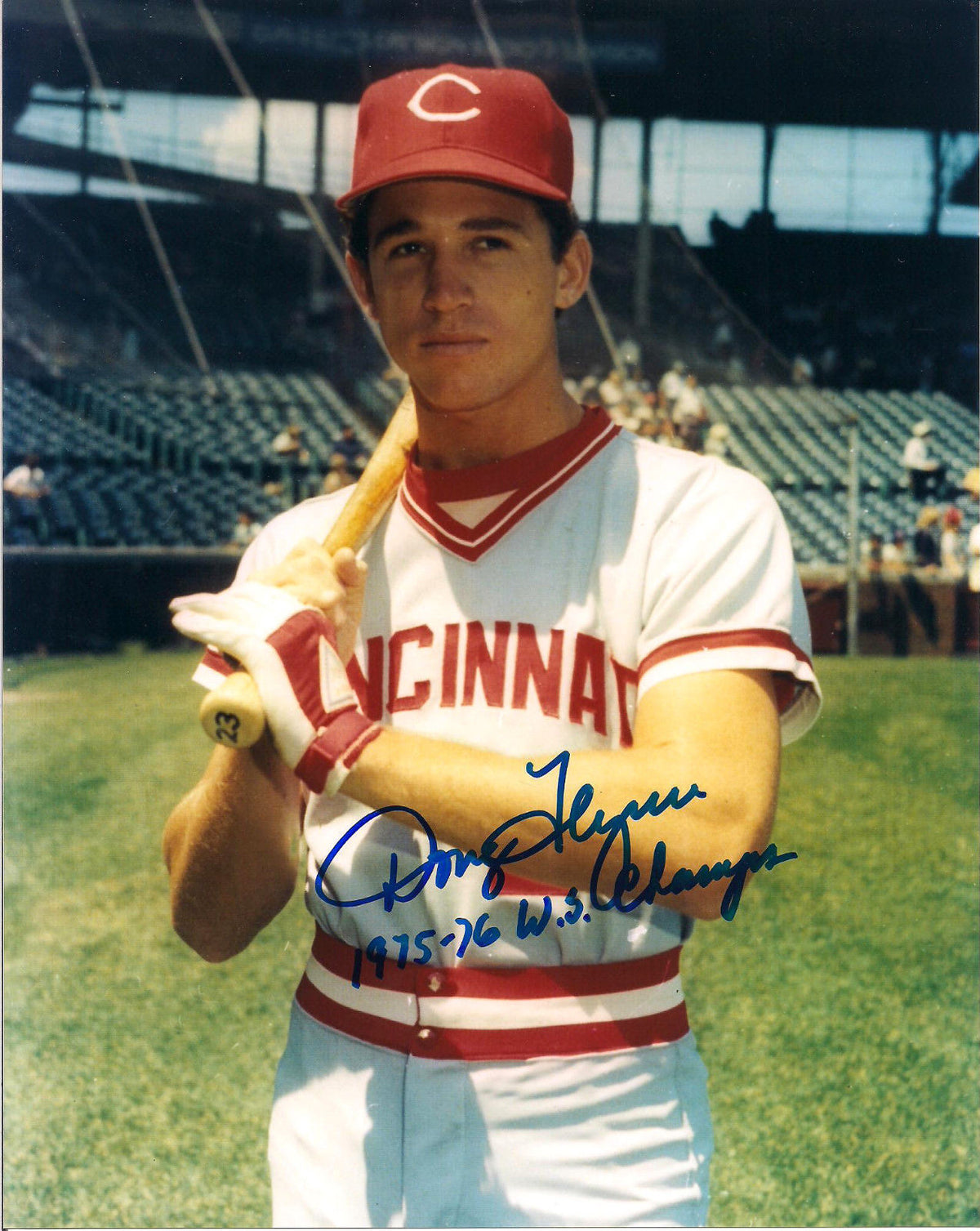 DOUG FLYNN CINCINNATI REDS SIGNED AUTOGRAPHED 8X10 PHOTO W/COA