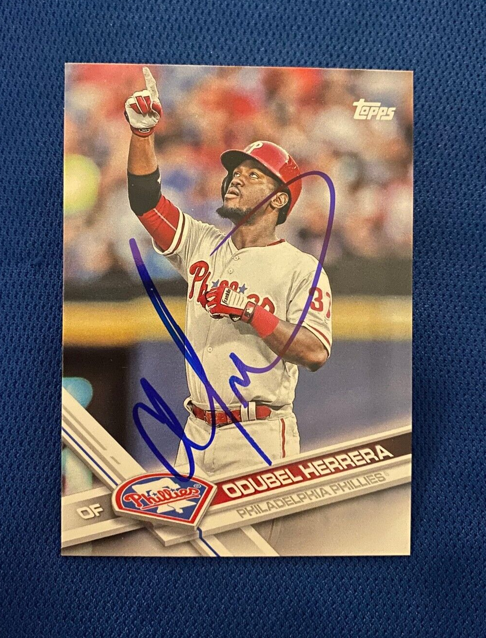 2017 TOPPS ODUBEL HERRERA PHILLIES AUTOGRAPHED SIGNED CARD #612 W/COA
