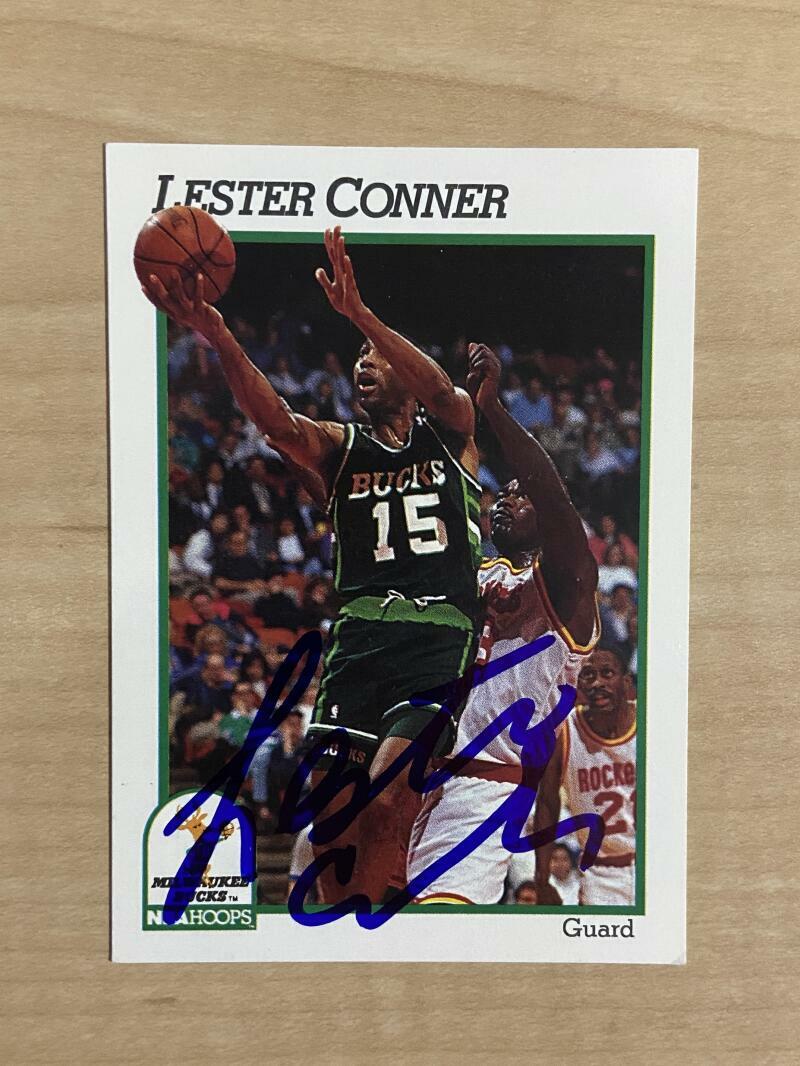 LESTER CONNER MILWAUKEE BUCKS SIGNED AUTOGRAPHED 91-92 NBA HOOPS CARD #390 W/COA