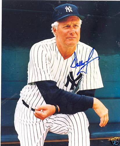 DALLAS GREEN NEW YORK YANKEES SIGNED 8X10 PHOTO W/COA