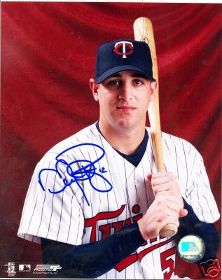 MIKE RYAN MINNESOTA TWINS SIGNED 8X10 PHOTO W/COA